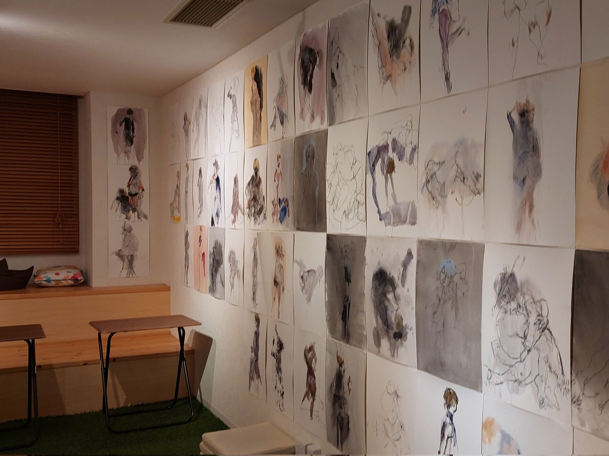 reijis1122's tweet photo. @grinspace でのクロッキー二人展、３日目を迎えております。お近くにお越しの際は、ゆったりとした空間で、寝そべってご覧頂くのもお薦めです。
#croquis #drawing #dessin #クロッキー　#展示　#art #美術 https://t.co/tRUWOJiPtB