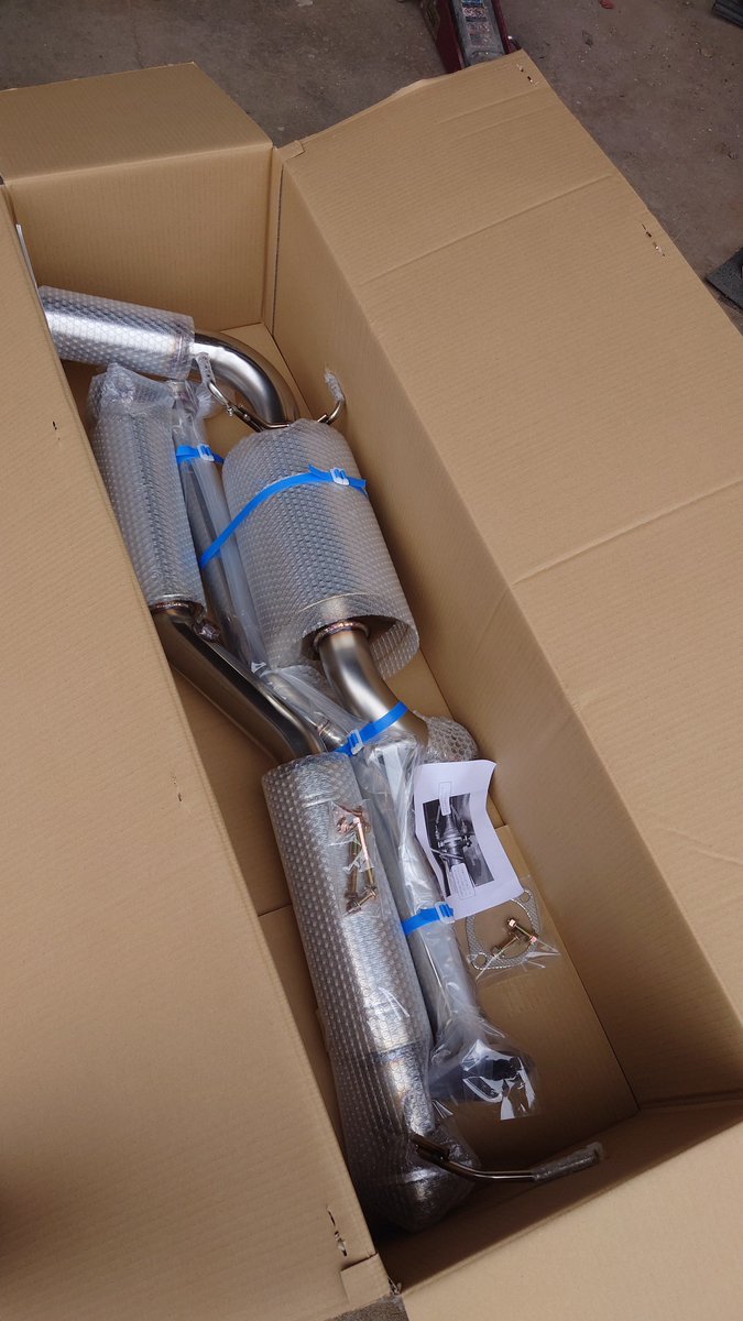 kiku_kz1100b2's tweet photo. 緩募 Rx8 タイプS売ります。

odula フロントバンパー
アルテックス サイドステップ
クラブスポーツ リアバンパーハーフ
マツダスピード リアウイング
TEIN MONOsports 車高調
ADVAN GT BEYOND 10j+35 4本通し
シバタイヤR31 200R 265/35R18 続く↓
  #Rx8  #車売ります https://t.co/xiRoV2Cr7g