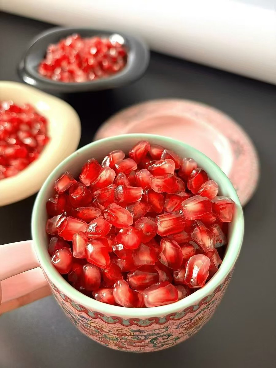 負担が少なくて、フルーティーな香りがいっぱい 心地よさは、一杯の新鮮なザクロから始まるよ〜