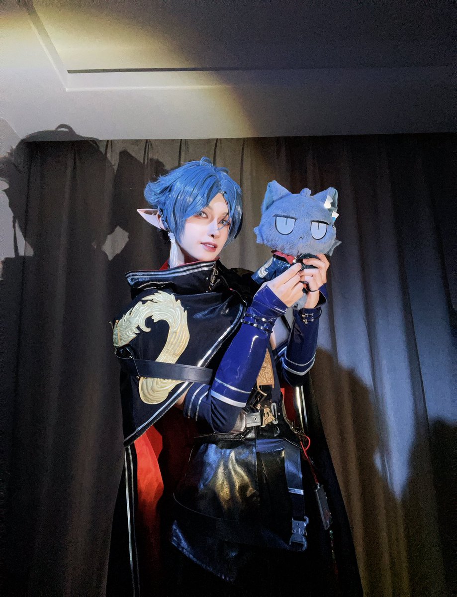 KashimaIroha's tweet photo. 左乐小猫（右一）

#Arknights #cosplay #明日方舟 https://t.co/OhwbQTV2ds