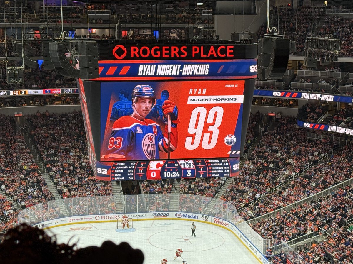 RussJerichoArt's tweet image. NEON LEON! 🚥✅
THE DEUTSCHLAND DANGLER! 🇩🇪✅
KING LEO! 🤴🏻✅
THE BURGER FLIPPER! 🍔✅

Keeping it 4️⃣0️⃣0️⃣‼️
💯💯💯💯

Congratulations to #Oilers alternate captain, Leon Draisaitl, reaching his 400th @NHL career goal! 🚨💙🧡

#LetsGoOilers 
#YEG