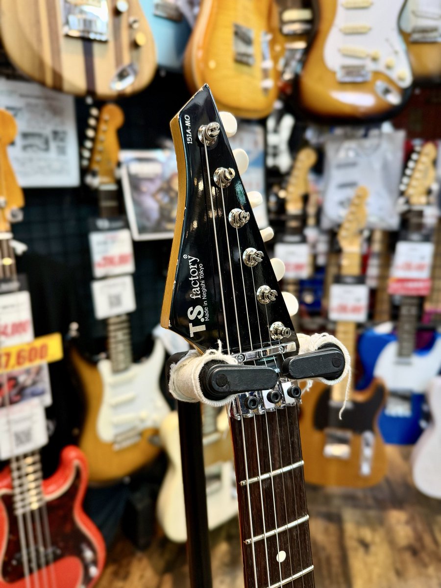 hiroshimaBB's tweet photo. T.S factory 151A-MO
本日到着いたしました🎸

フロイドローズ搭載のモデル!!
待っていた方も多いのでは??

是非お試しください!

#TSfactory
#151A 
#ギター
#広島 https://t.co/wGB0PQw674