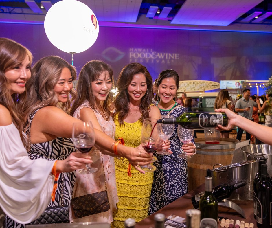 World-class chefs meet Hawaiʻi’s best ingredients at #HFWF25 on Oʻahu. 🥂 Experience luxury dining that directly supports local farmers. Tickets → bit.ly/2zfarYY!