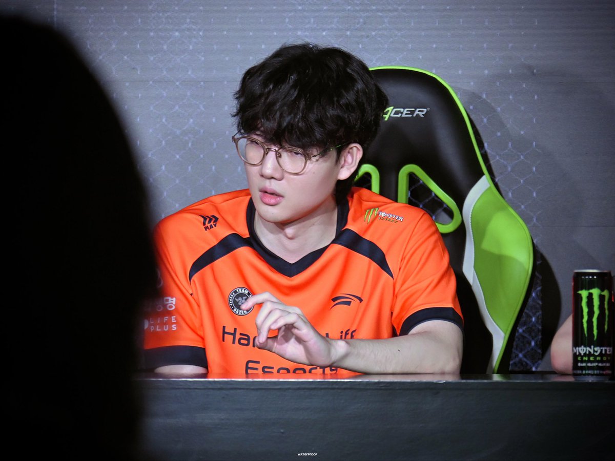 WaterProof tweet media