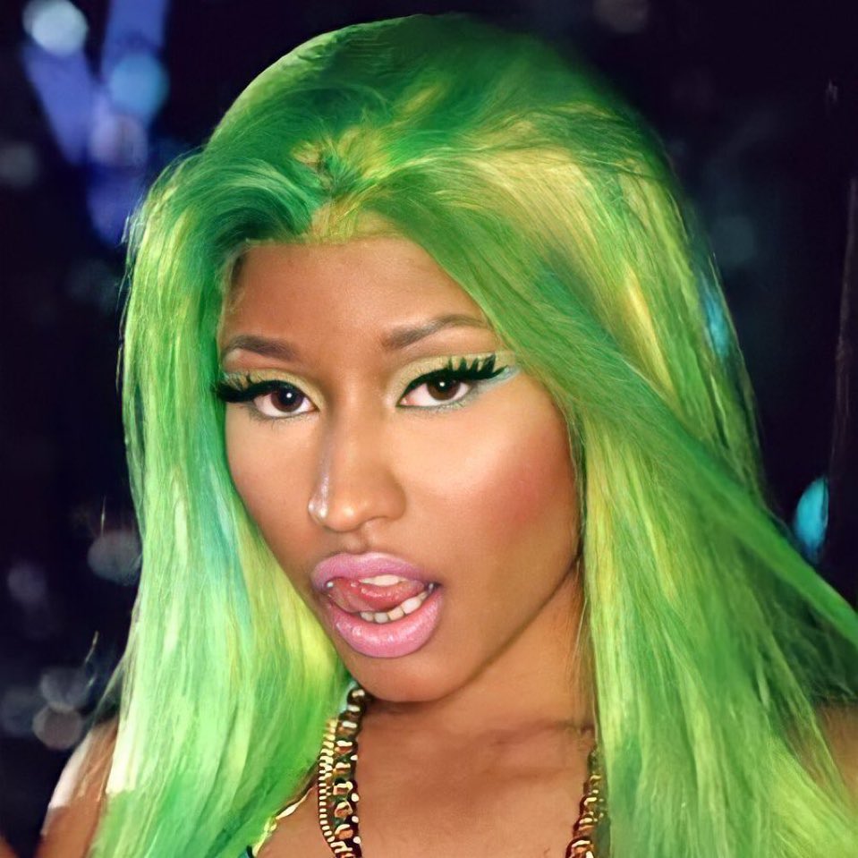 BuzzingPop's tweet image. “Beez in the Trap” by Nicki Minaj ft. 2 Chainz enters the top 10 on US iTunes at a new peak of #9, 13 years after release.