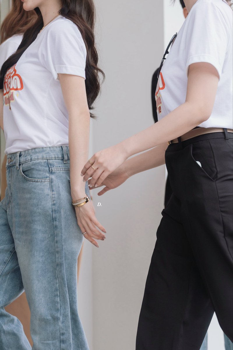 👩🏻‍🤝‍👩🏼💞🧜🏻‍♀️

XONA 11TH MONTHSARY
#โซน่า #XONA