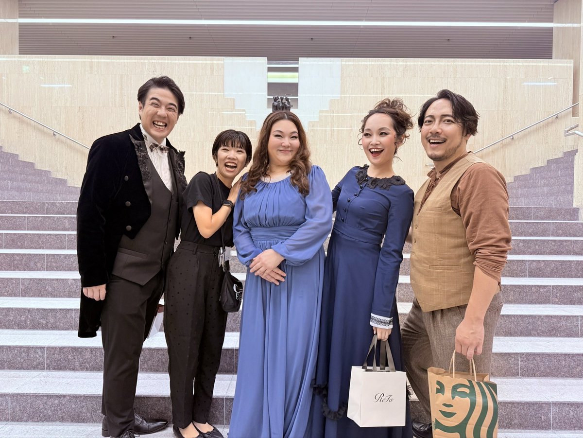 昨日、オペラ《ラ・ボエーム》を無事に終えることができました。
大好きなこの作品を歌うチャンスをいただき、これまで支えてくださったすべての方々への感謝でいっぱいです。

書きたいことがありすぎて、、笑
振り返りは改めて〜

ご来場くださったお客様、本当にありがとうございました✨