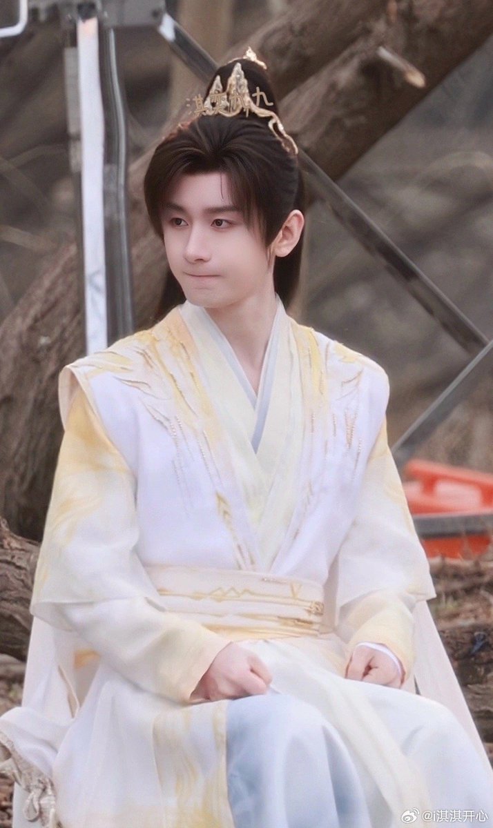 ChengyiLovely's tweet photo. หวังเฉวียนฟู่กุ้ย #สื่อรักปีศาจจิ้งจอกภาคเล่ห์รักเพลงดาบ ได้ใบอนุญาตออนแล้ว และเปลี่ยนชื่อเป็น 天地剑心 (ดวงใจนักดาบแห่งใต้หล้า) 

คาดว่าจะออนแอร์เร็ว ๆ นี้ (ปลายเดือน ต.ค หรือต้นเดือน พ.ย) บนช่องทาง iQIYI 

#Chengyi #เฉิงอี้ #成�� #성의 https://t.co/i2p4VLwN8G