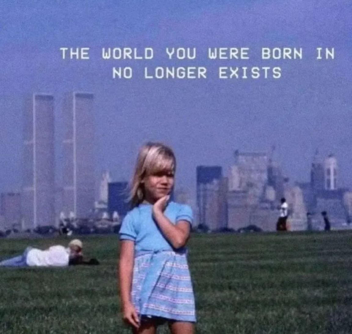 itsthingsinlife's tweet image. i kinda miss the days when everything wasn't so online