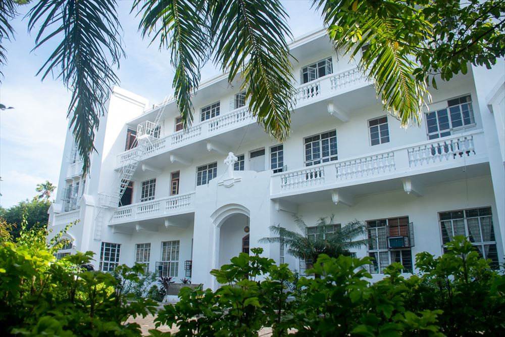 ohitoriryugaku's tweet image. 【GITC】（イロイロ）  
🌍大学附属の語学学校で現地大学生と国際交流！ 
 
🎓学部授業に参加OK  
🗣️マンツーマン中心カリキュラム  
🌱SDGs/NGO活動にも参加  
🏡快適な新キャンパス＆寮  
📘試験対策も充実！IELTS公式会場🎯  

#フィリピン留学 #GITC #IELTS対策  
matchingenglish.com/ph/gitc