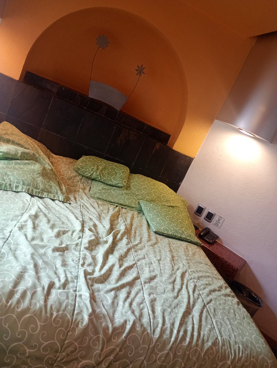 Conocimos otros lares. 🦇🖤
Buenas noches oppas!
Activa hasta la próxima semana, les mando muchos besos fríos. 💨🌨️