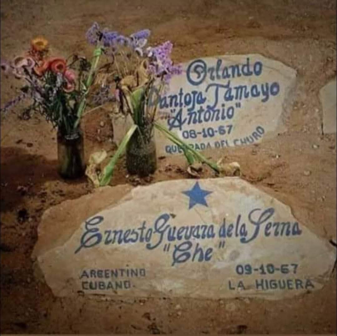 🔴 "Je sais que tu es venu pour me tuer. Tire, lâche, tu ne tueras qu'un homme."

Le 9 octobre 1967, le légendaire révolutionnaire latino-américain, communiste, commandant de la Révolution cubaine, Ernesto Che Guevara, est assassiné.

Hasta siempre, Comandante!