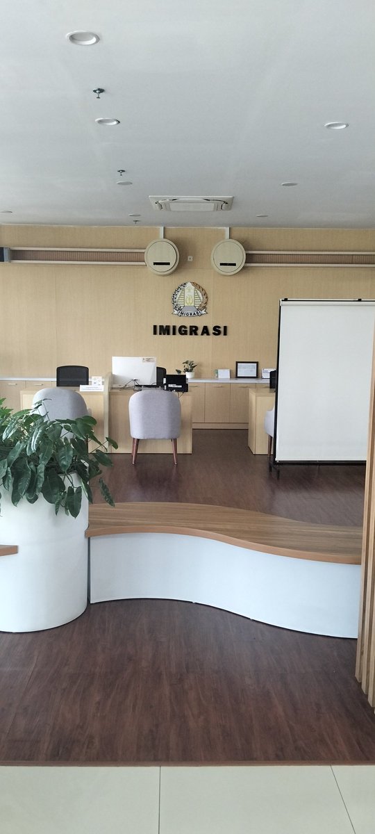 Lagi nemenin temen buat pasport di imigrasi Cimahi (mpp Cimahi)
Yg mau buat pasport daftar online dulu di App MPP kota Cimahi