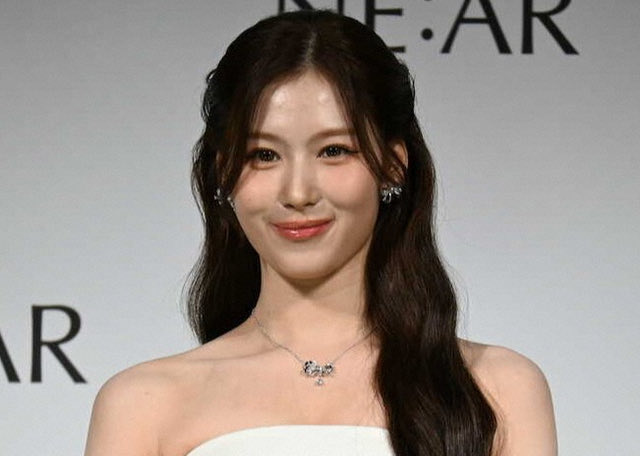 rie_serina's tweet photo. 顔に立体感ある人は、表情や角度やライティングによっては、あるのが自然と思う。
若々しい印象するし◎ https://t.co/WJ5iFCiMvu