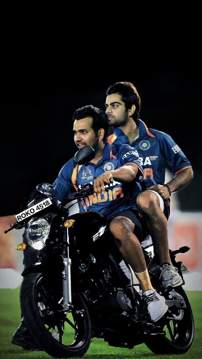 _nileshkrsingh_'s tweet image. These two are the &quot;ULTIMATE SUPERSTARS.&quot;

#RohitSharma𓃵 #ViratKohli𓃵 #ROKO4518