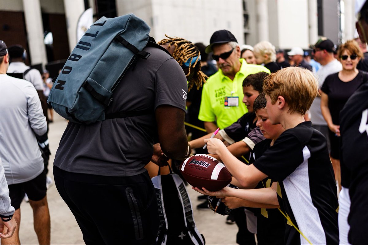 HOLO #13 tweet media