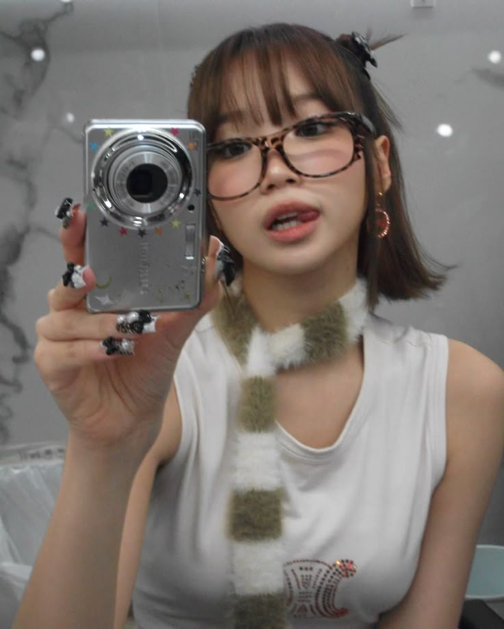 Yufanscore's tweet photo. how does pinterest see you?

✩ kpop idol
✩ tattoo
✩ nails
✩ outfit https://t.co/fzZkm0uF5z