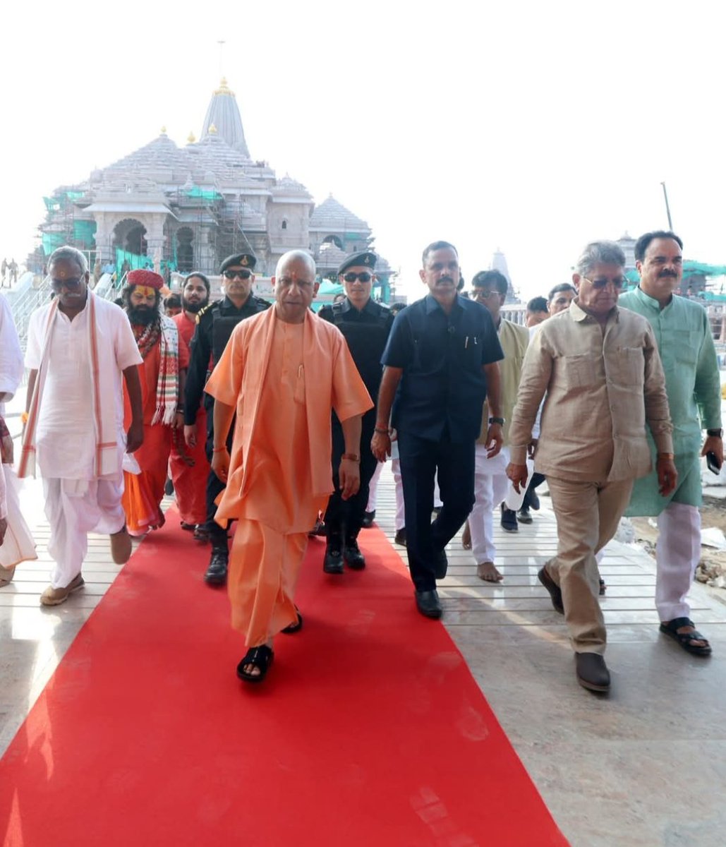 Aman_Shukla8051's tweet image. आज अयोध्या में पूज्य महाराज जी का मार्गदर्शन प्राप्त हुआ |