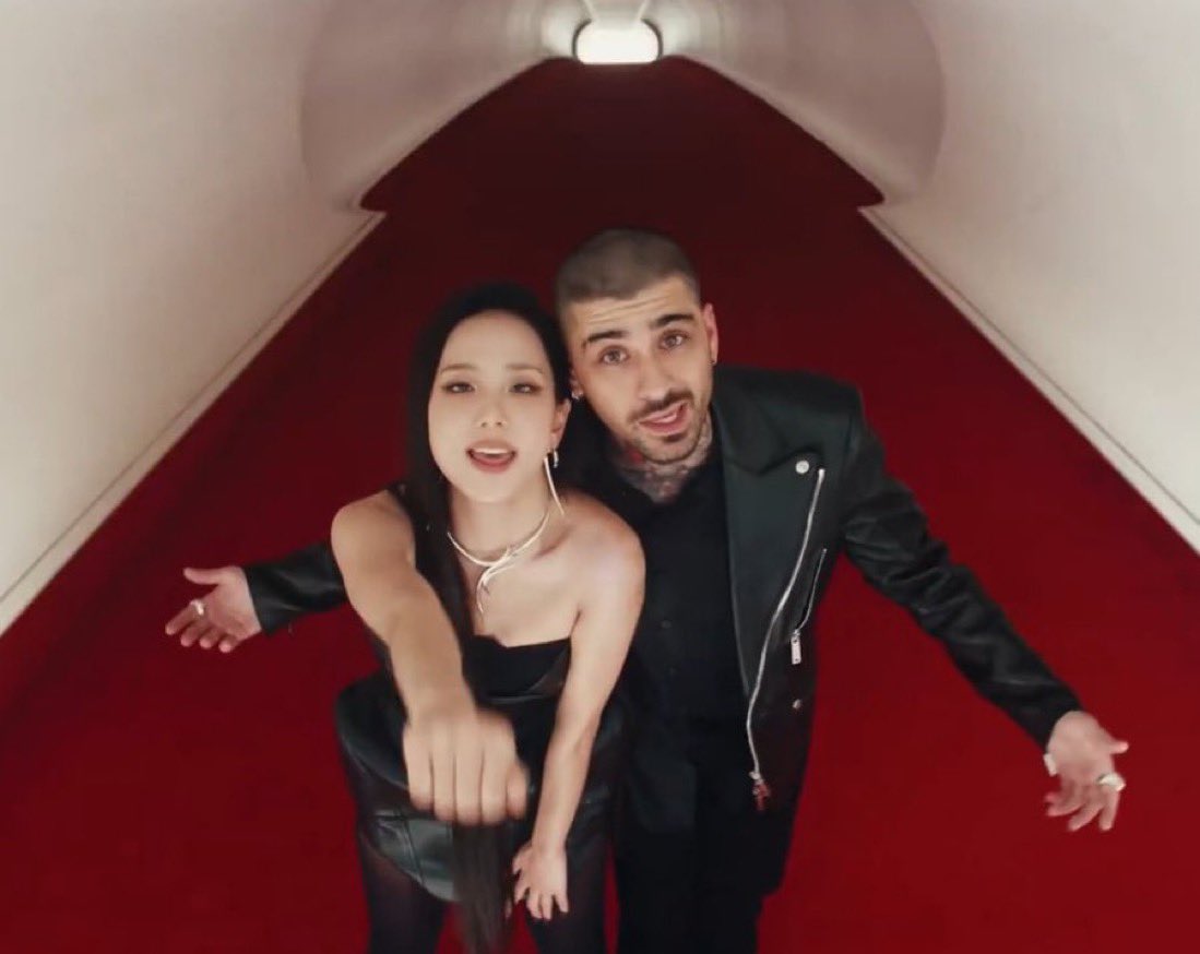 i love when hot people come together to maximize their joint hotness