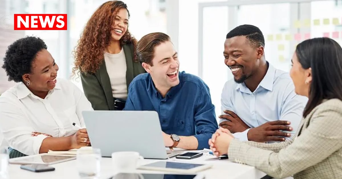 TheMindsJournal's tweet image. 🌟 Positive psychology is transforming workplaces!
Boosting morale, motivation, and mental well-being—one mindset shift at a time. 💼✨
👉 themindsjournal.com/news/positive-…

#WorkplaceWellness #PositivePsychology #MentalHealthAtWork #EmployeeHappiness