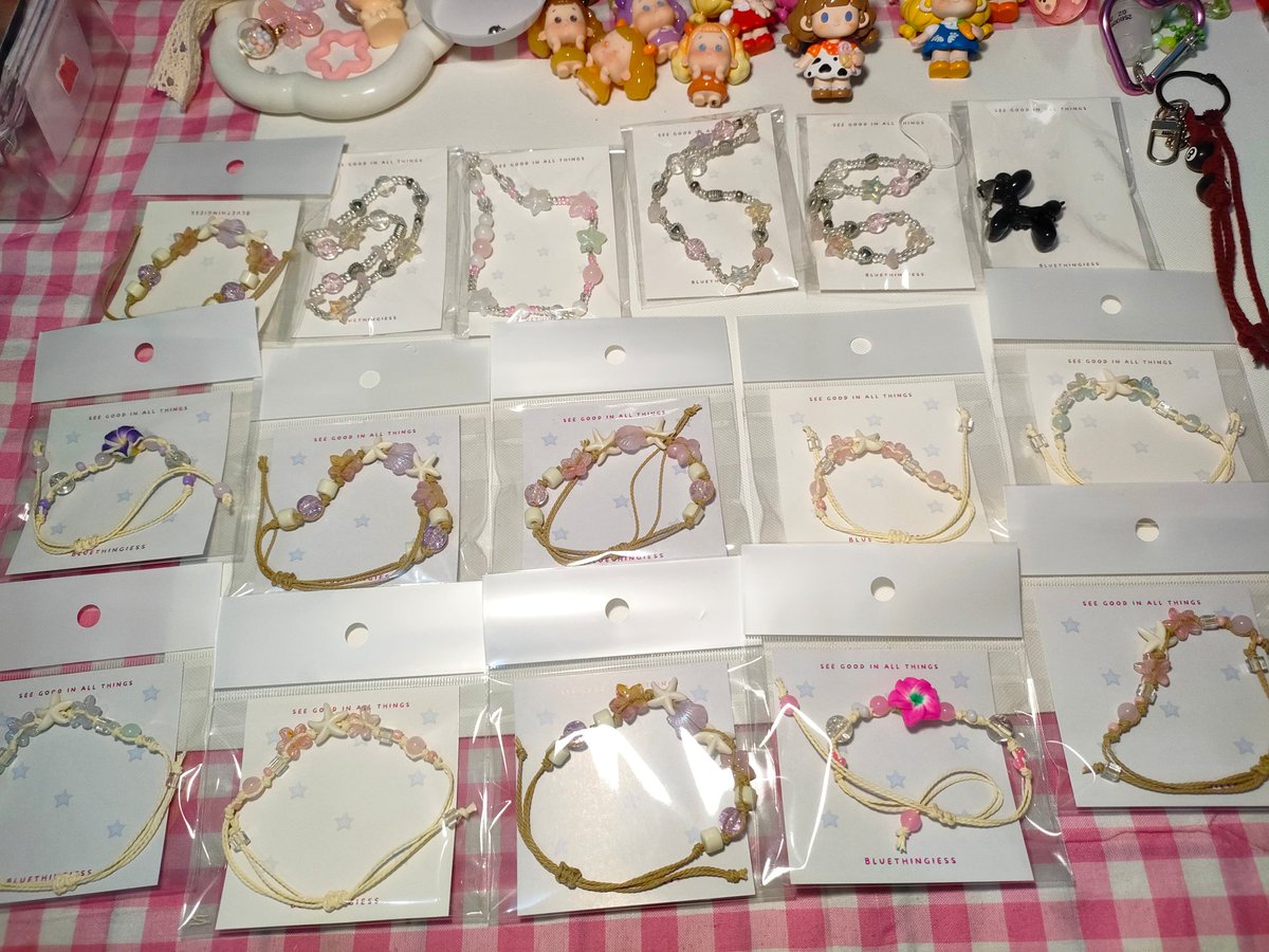 carnationart's tweet photo. HellOo sweeties! 💕✨
Pre-Order for custom-made cute accessories is now open! 🎀

Perintilan gemes, bisa menyimpan foto bias km, anime, orang kesayanganmu dsb 💫

Detail and more information bisa scroll dibawah yaa 

#zonauangᅠ #bracelets #keychain #aesthetic https://t.co/g8W1pj4QcO