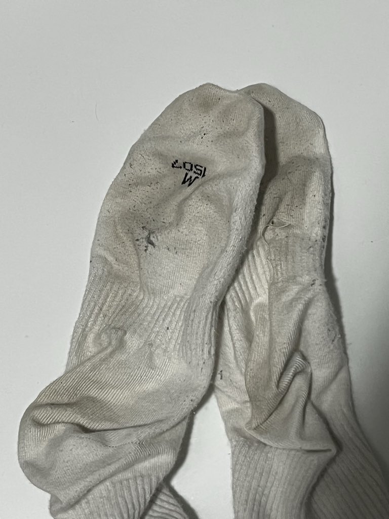 추석에 받은 용돈 말 안 해도
재깍재깍 바치러 와야지 지갑새끼들아

#게이 #풋돔 #풋섭 #호구 #atm