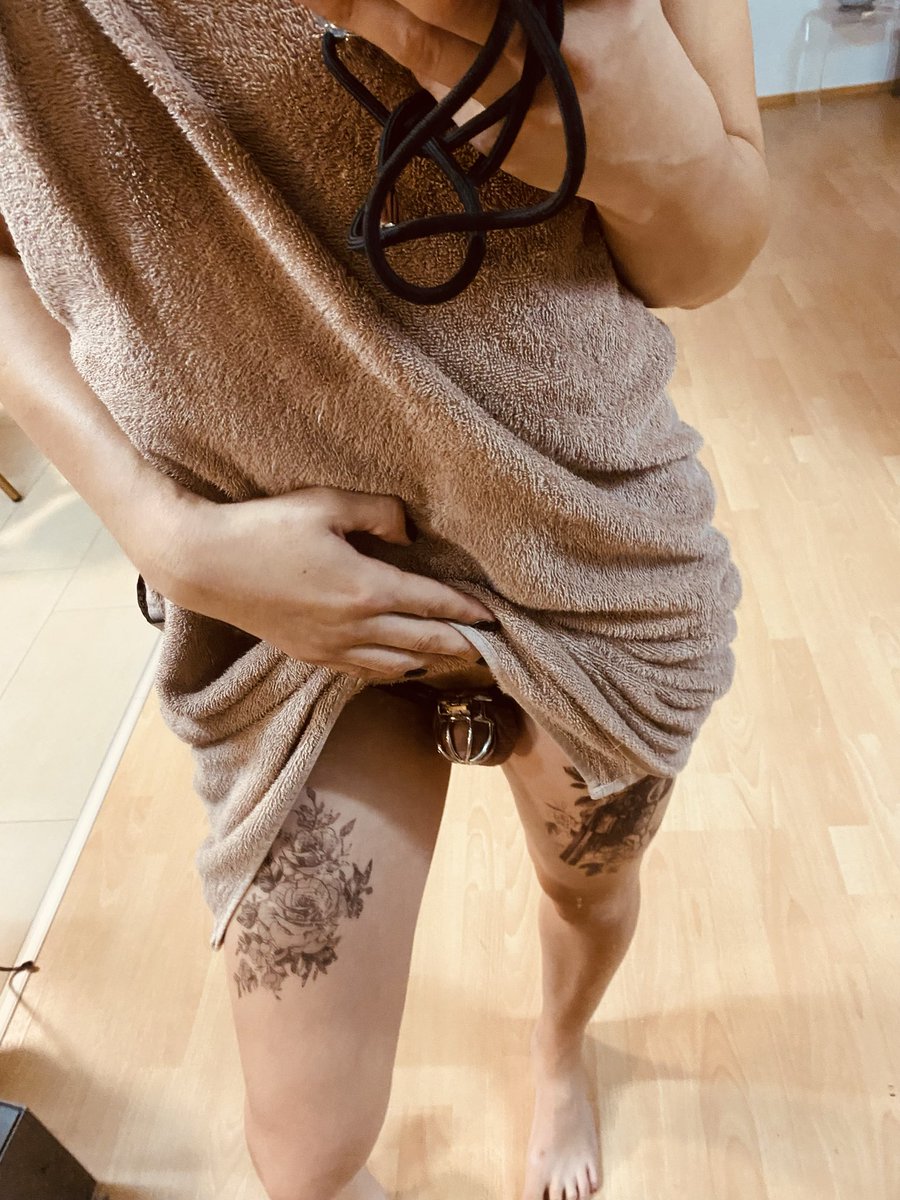 Quickshot nach der Dusche📸

Tag 9. #Locktober 

Manche Schlösser sind dafür gemacht, geschlossen zu bleiben 🔒