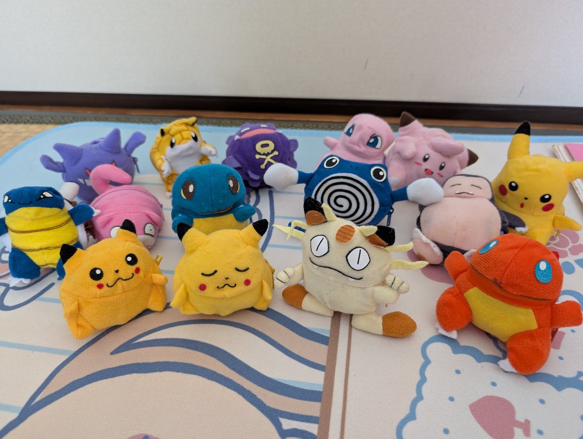 ComMablue's tweet photo. うん十年前のポケモンも見つかりました。ポケモンボールからポケモンに変身したんだ。
今見てもなかなかかわいい♥ https://t.co/QRlDBoL3qC