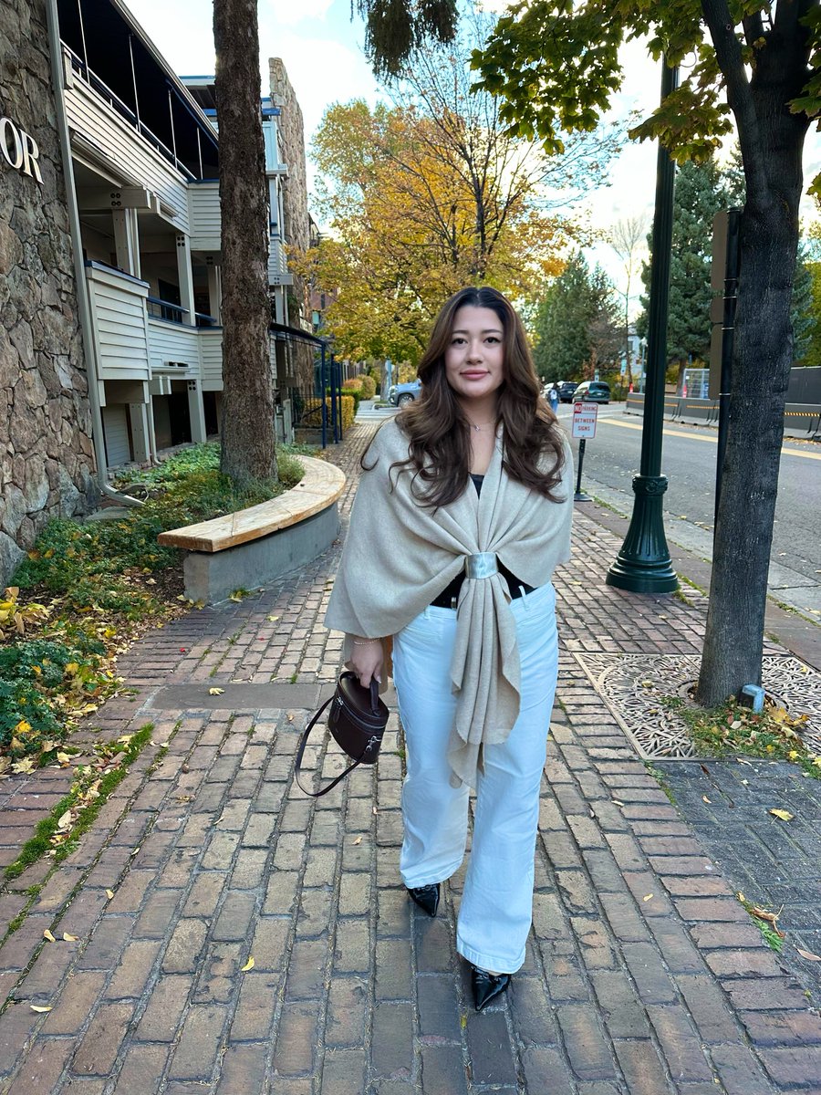 Misssweets8's tweet image. Ended the day at a local oyster bar and it was SO good 🦪🤎 Feeling so loved. Thank you all for the birthday wishes!