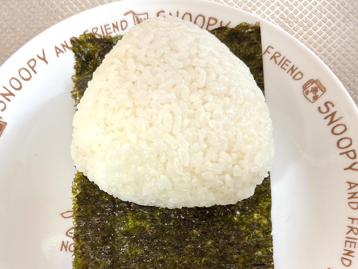 fukufoods's tweet photo. 朝の🍙特大おにぎり
明太子とチーズ、上にものせました

1日パワフルです！😆

#OnigiriAction https://t.co/YqGbgC8DCi