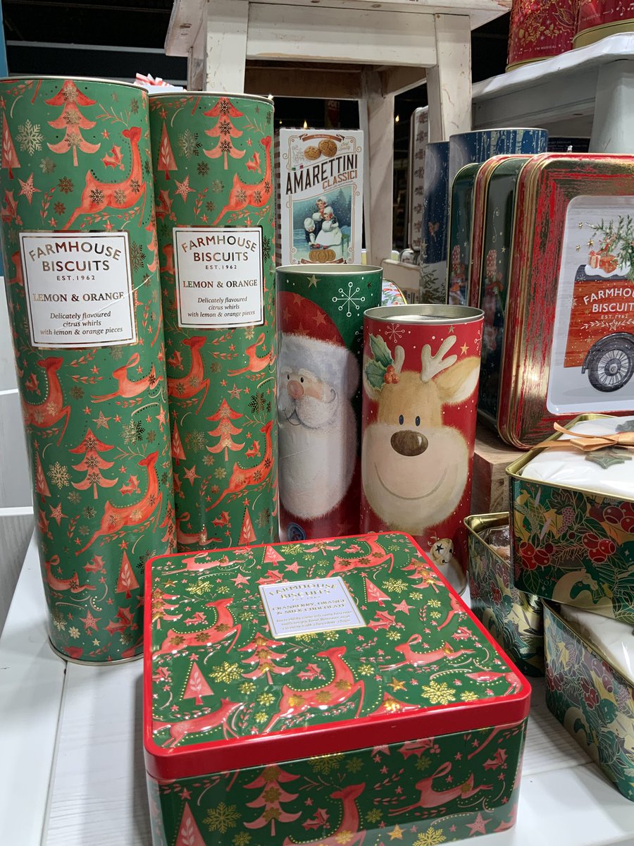 It is almost Christmas 🎅🎄
#kerst #kerstpakket #kerstpakketopmaat #christmas #webshop #online 
bommelenbommel.nl