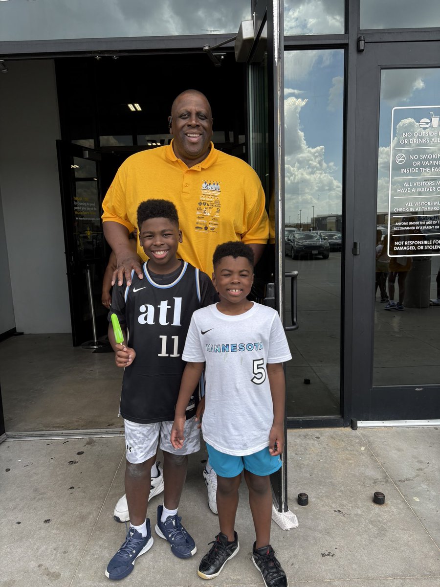 MORRA GILL tweet media