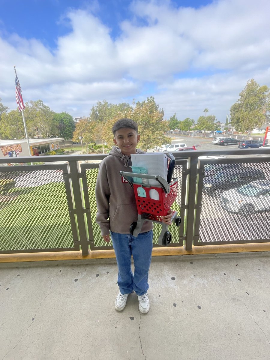 EMHSFrontline's tweet image. Frontline ❤️s Hoco Spirit Week Part 1!