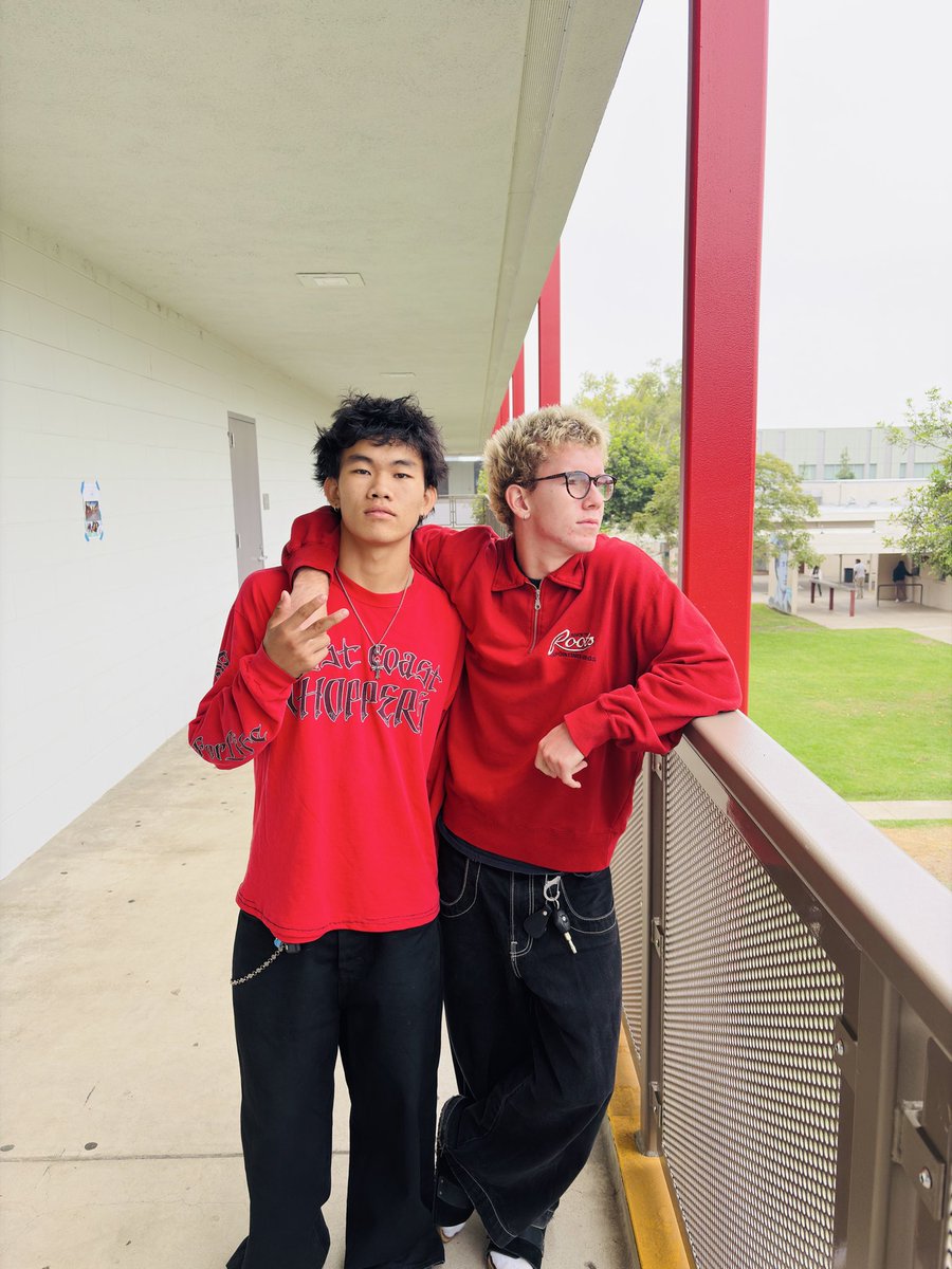 EMHSFrontline's tweet image. Frontline ❤️s Hoco Spirit Week Part 1!