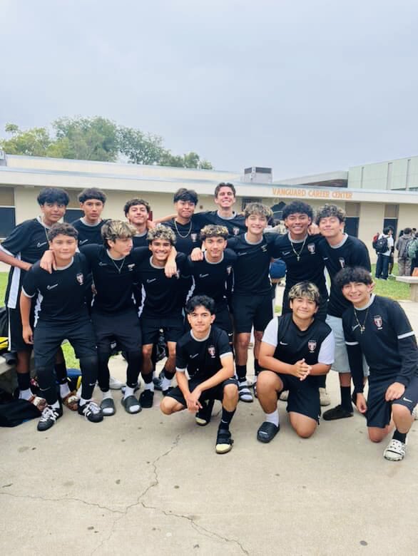 EMHSFrontline's tweet image. Frontline ❤️s Hoco Spirit Week Part 1!