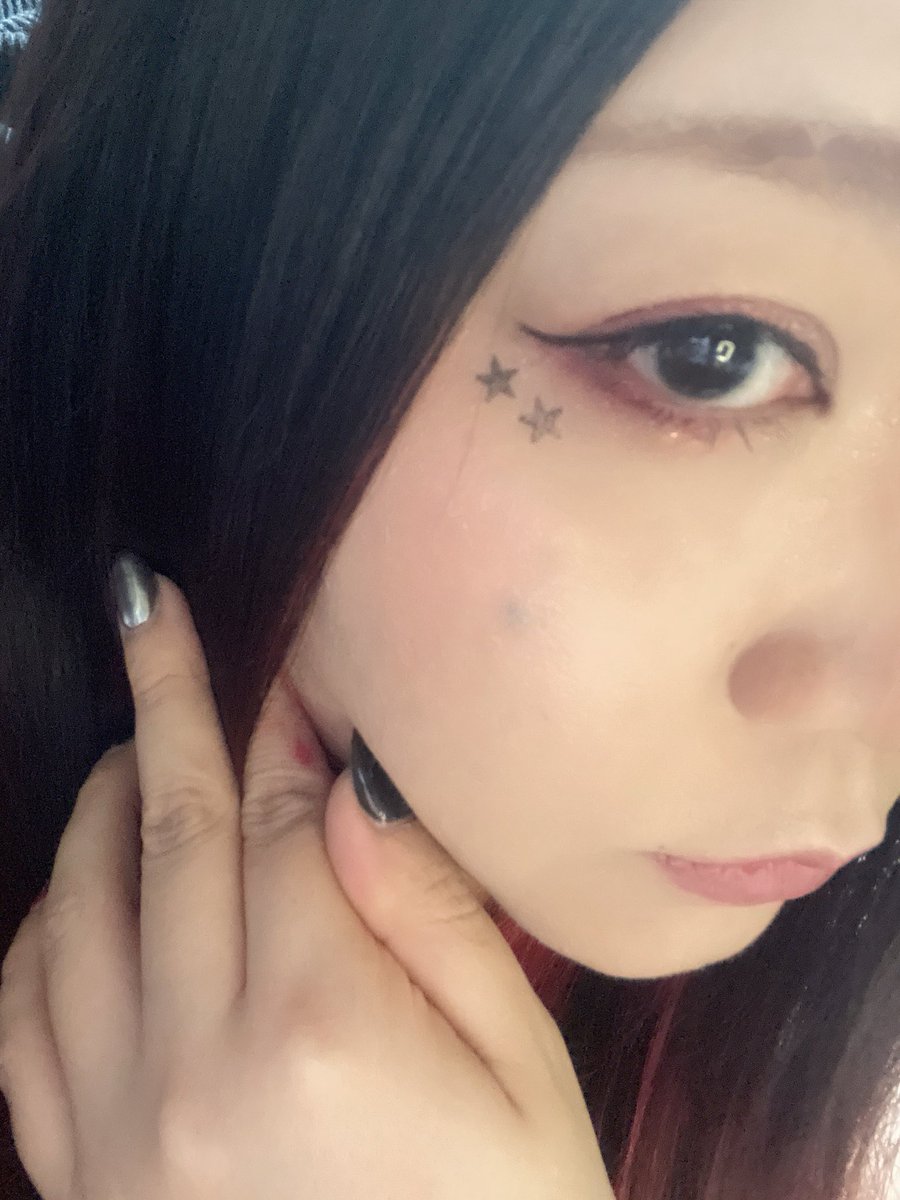 ハロウィンの為に★スタンプアイライナー買ってみたけど滲まないし綺麗に押せるし大当たりだー( ु ›ω‹ ) ु♡かわちぃ