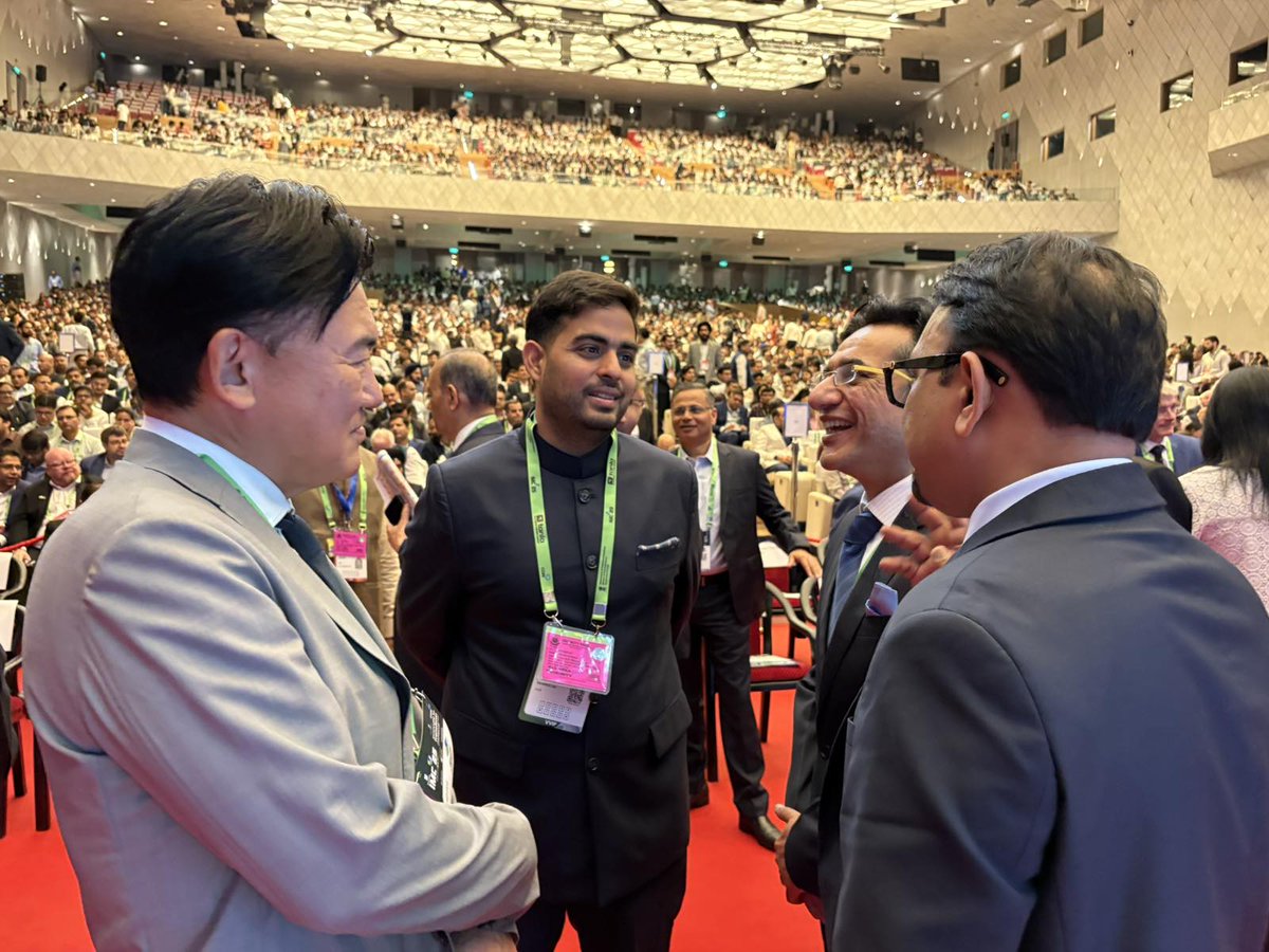 hmikitani's tweet image. Attended India Mobile Congress 2025.  So much energy.  インドモバイルカンファレンスで基調講演をやってきました。モディ首相のスピーチが非常に力強く15億人の国をリードするのはこれぐらいの熱量が必要なんだと思いました。