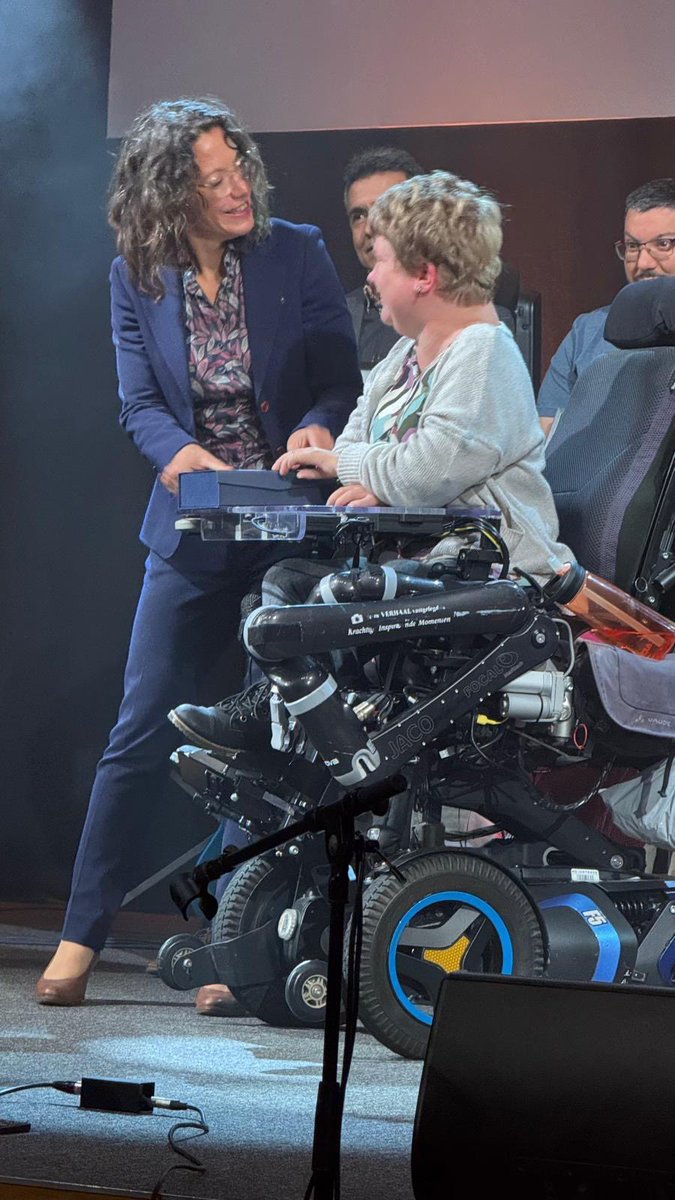 Uitreiking Rap en Roer awards, aan bijzondere Almeerders die zich iedere dag weer vrijwillig inzetten om te kijken naar wat mensen wèl kunnen. En daarmee Almere inclusieve, creatiever, èn gewoonweg leuker maken ❤️