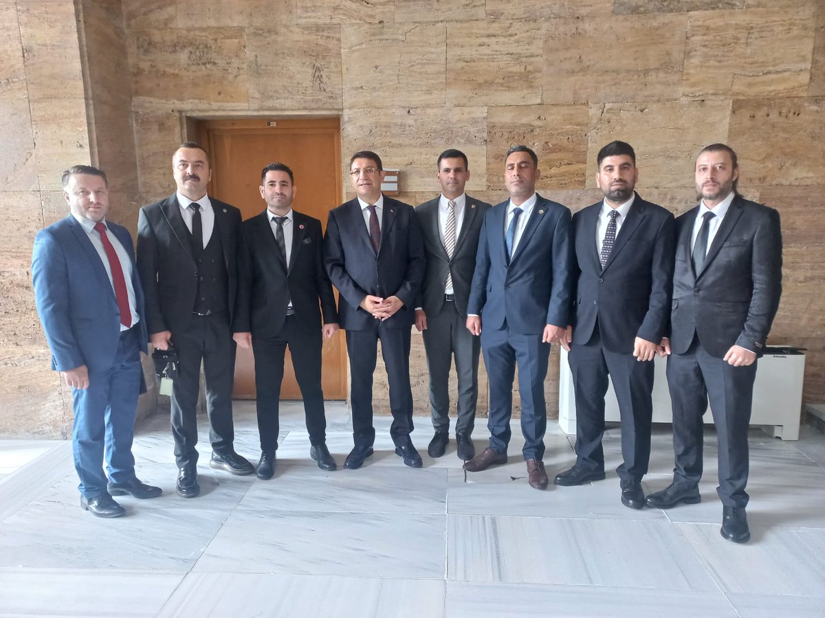 Deva Partisi Genel Başkan Yardımcısı Sayın İdris Şahin ile TBMM’de bir araya gelerek,
#YardımcıHizmetlerSınıfı çalışanlarının sorunlarını ve çözüm taleplerimizi paylaştık.

Emeğin sesi, meclis koridorlarında yankılanmaya devam ediyor. Sayın başkanımıza göstermiş olduğu ilgi ve