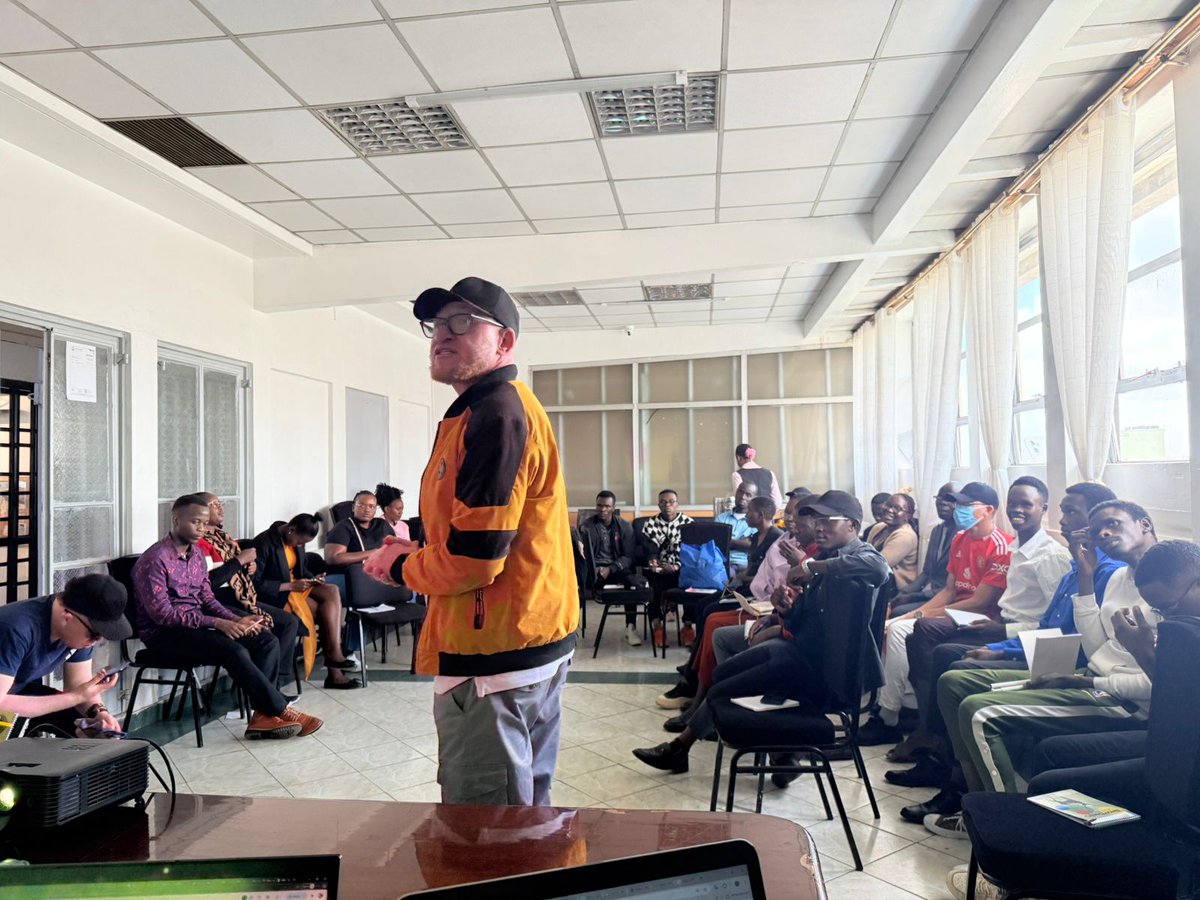 giftedPWDcentre's tweet image. With @CBM_Global, we’re co-facilitating a #ClimateJustice session for youth with disabilities under the Funding Futures Initiative — supported by @CBMIreland, @Irish_Aid &amp;amp; the 🇪🇺
Today: climate frameworks &amp;amp; advocacy for inclusive action ♿💚
#GCCAwareness #DisabilityInclusion