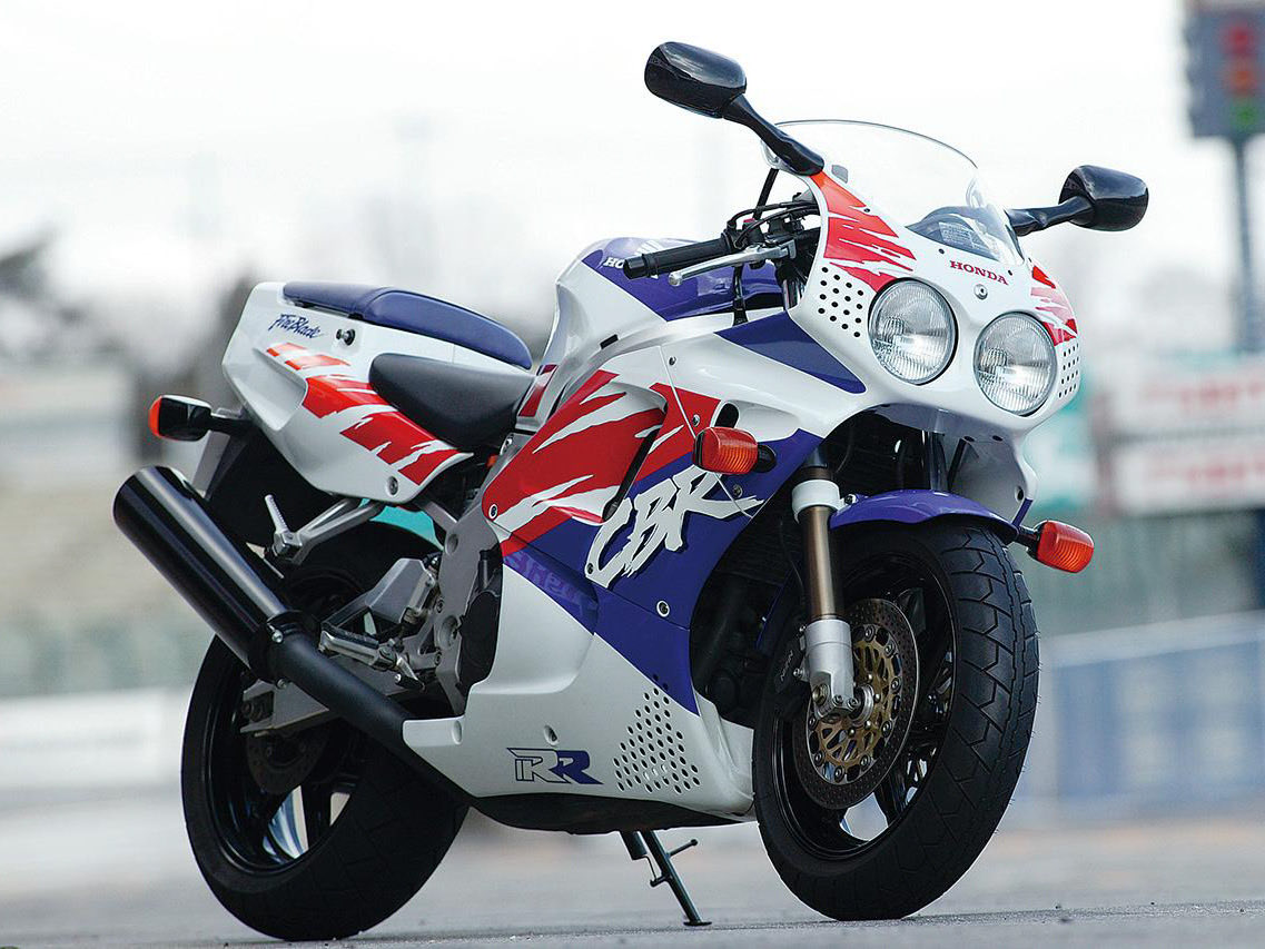 XuaKCSrm6mV4MmE's tweet image. #やっぱり丸目ライトが好き

丸目２灯っっっ‼️‼️

＿人人人人人＿
＞　C B R 　＜
￣Y^Y^Y^Y^￣

#CBR900RR #SC28 #CBR