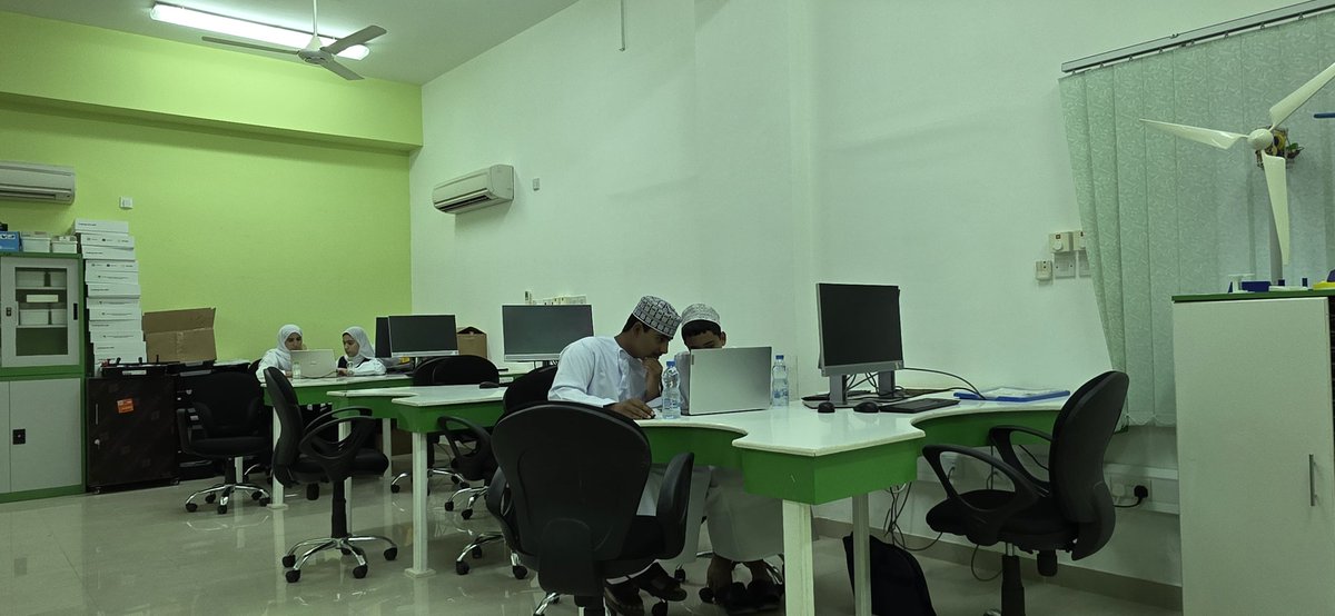 قسم الابتكار والأولمبياد العلمي بالظاهره tweet media