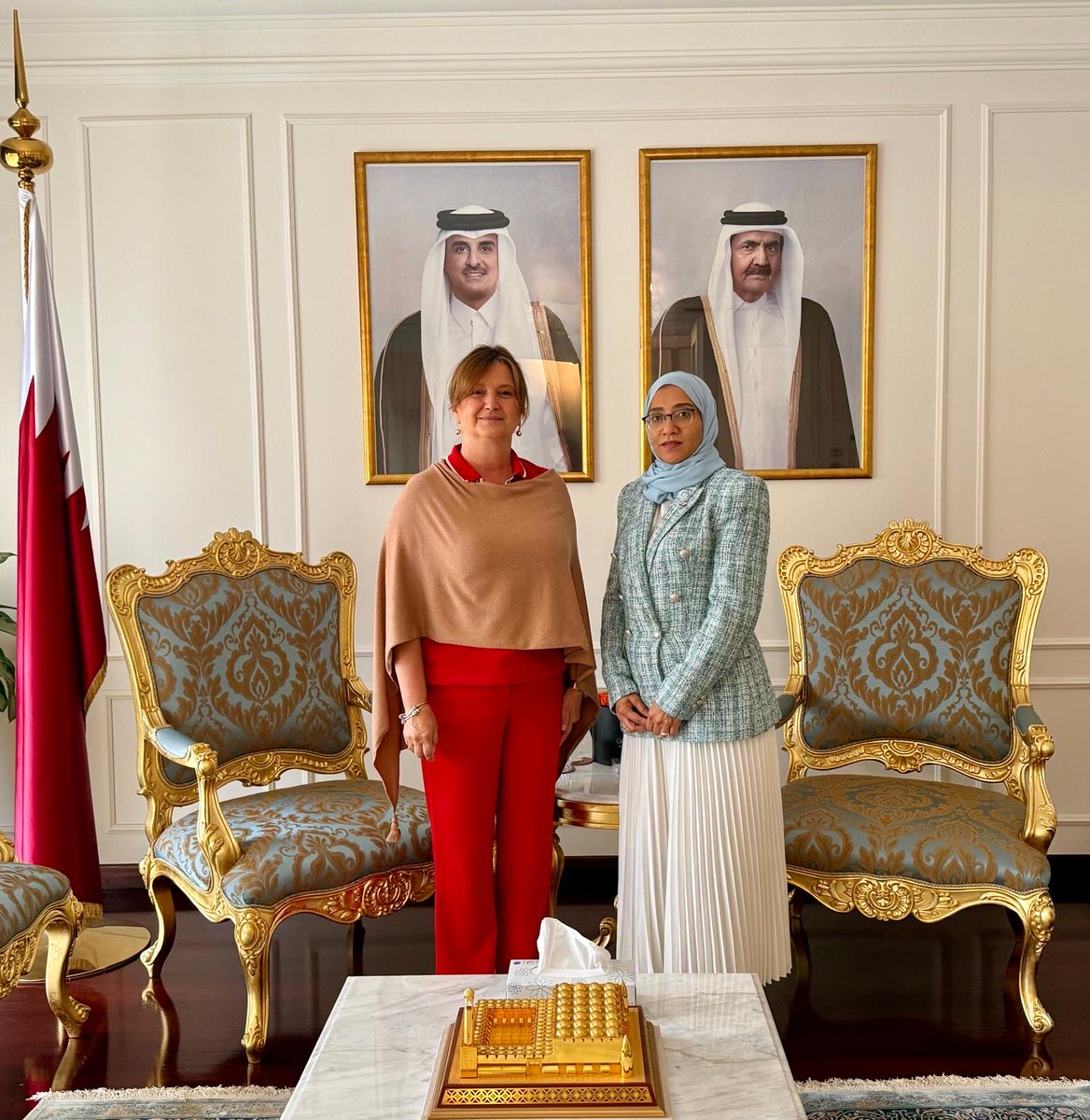 اجتمعت سعادة أسماء بنت ناجي العامري بمدير معرض Place2Go داميانا دومانوفاتس، وبحثا سبل تعزيز التعاون في المرحلة المقبلة. 

#الخارجية_القطرية #MOFA