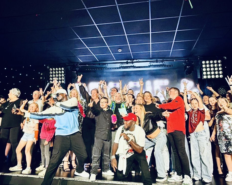 A selfie with Reggie n Bollie at Camber Sands 😎