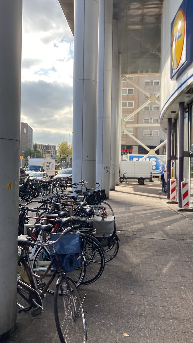 Incident met voertuig in garage op Zuidplein