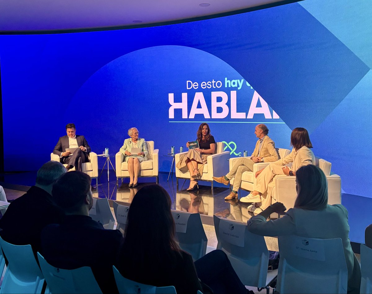 📝 Reflexión de cierre de <a href="/jaluengolatorre/">José Antonio Luengo</a>: “La vida está llena de adversidades y es en el apoyo social donde podemos vivir esas adversidades acompañados”. 
#deestohayquehablar #diamundialdelasaludmental