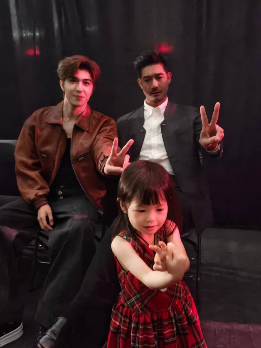 251009 | vikkiiexplorer’s IG 

ʚ🐰ɞ

แพทริค พี่เวียร์ และน้องวิริน ที่งาน #TheResurrected Global Launch คับ🥰

#ปลุกชีพคืนวิญญาณxแพทริค
#แพทริค #ปลุกชีพคืนวิญญาณ
#回魂計 #PatrickFinkler