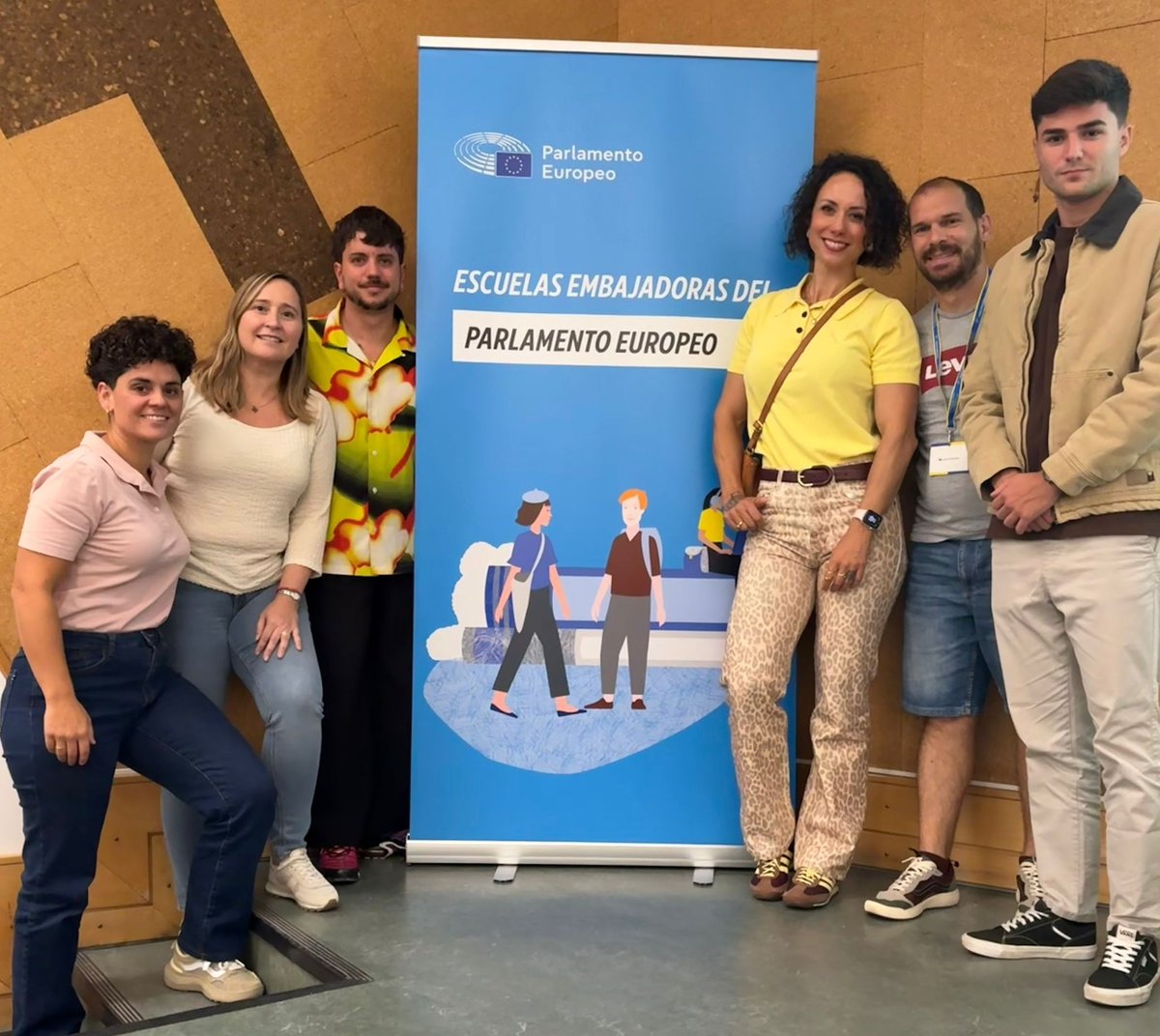 Seis centros de Canarias, admitidos en el programa Escuelas Embajadoras del Parlamento Europeo entre más de 400 de España: los IES Valle de Guerra, María Belén Morales Gómez, La Minilla y Santa Brígida, además de los colegios Casa Azul y María Auxiliadora. 

¡Enhorabuena!