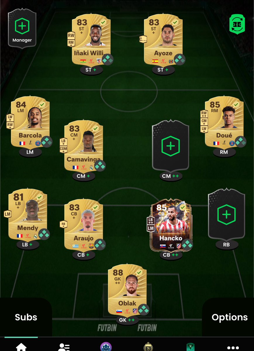 r990n's tweet photo. @FIFAQ8_ من اجيب ظهير وسط ميزانيه 130 الف؟؟ https://t.co/83oXlyn8mN