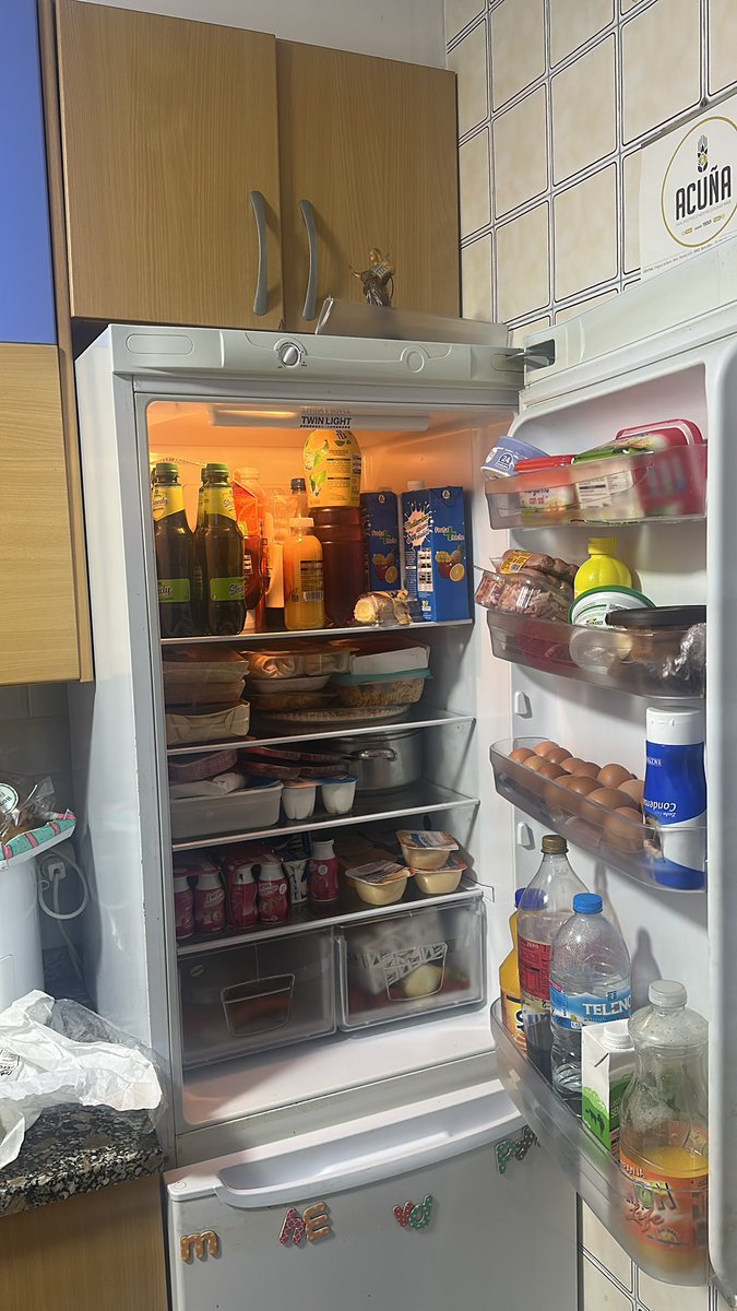 titodami_'s tweet photo. Es complicado de decir chavales pero me está yendo bien estoy muy contento con el grupo que me rodea en los streams , estoy muy orgulloso de poder ayudar en casa aunque sea llenando un poco la nevera , gracias por hacer feliz a un chaval que siempre quiso dedicarse a eso , ❤️🙏🏽 https://t.co/CMPE9sgocc